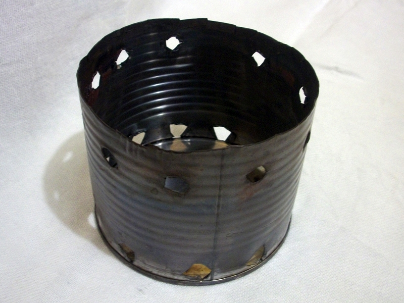 Suporte com lata de nescau