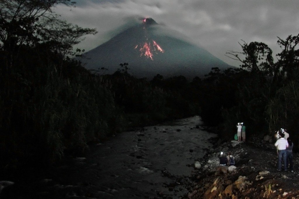 Espetáculo em La Fortuna - Foto: Silnei L Andrade / Mochila Brasil