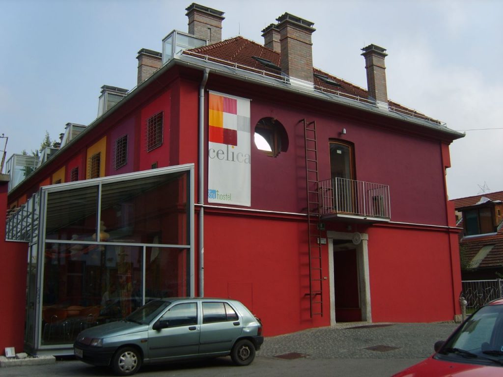 Fachada do Hostel Celica - Foto: Wikimedia Commons