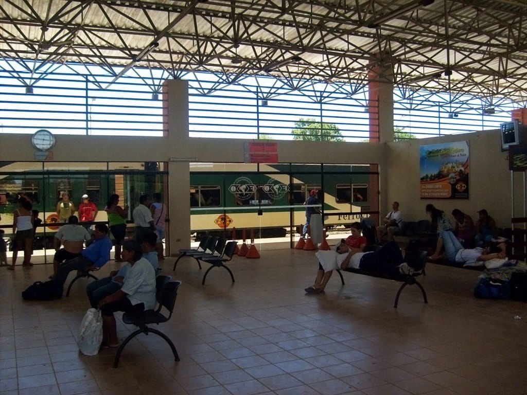 Bolívia: muitos países em um 2 Terminal ferroviário de Puerto Quijarro, de onde parte o "Trem da Morte" rumo à Santa Cruz de La Sierra - Foto: Silnei L Andrade / Mochila Brasil