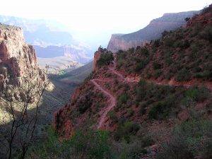 Trecho da Bright Angel Trail - Grand Canyon / Foto: Wikimedia