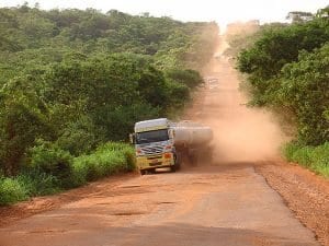 Estrada de 2004, na região da Chapada Diamantina, Bahia - Foto: Silnei L Andrade / Arquivo Mochila Brasil
