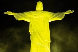 No lançamento da campanha, em 2011 várias cidades do mundo destacaram a ação. No Brasil, o Cristo ganhou iluminação especial / Foto: OMS