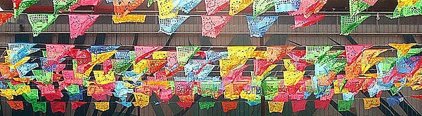 O papel picado, que lembra um rendado é um artesanato típico do país / Foto: Divulgação VisitMexico.com