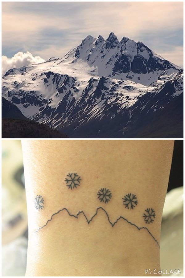 Viviane Babachinas realizou o sonho de conhecer Ushuaia (Argentina), de ver neve e fazer snowboard. "Marquei na pele um dos símbolos da cidades: as montanhas '5 hermanos' e cinco floquinhos de neve" . Ela fez essa tatuagem num estúdio local, cuja janela mostrava as imensas cordilheiras enquanto ela ia sendo desenhada | Foto: Arquivo pessoal.