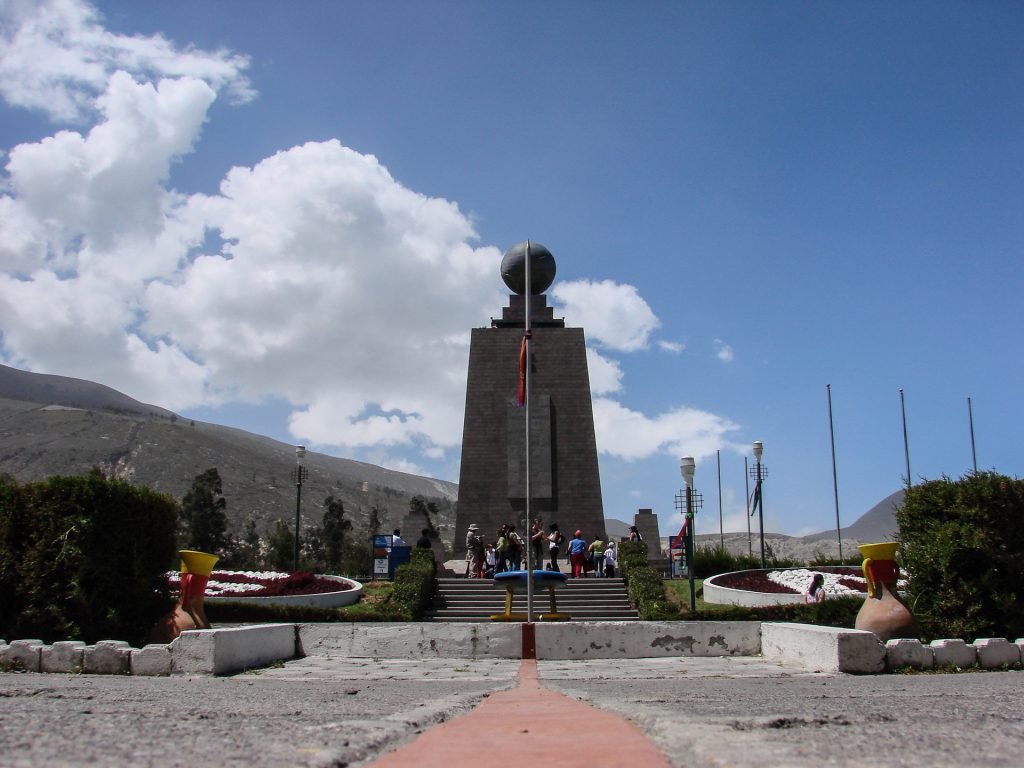 Monumento da Mitad del Mundo - Foto: Silnei L Andrade | Mochila Brasil