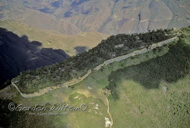 Fotografia aérea da fortaleza de Kuelap - Foto de Gordon Wiltsie do site Alpenimage.com