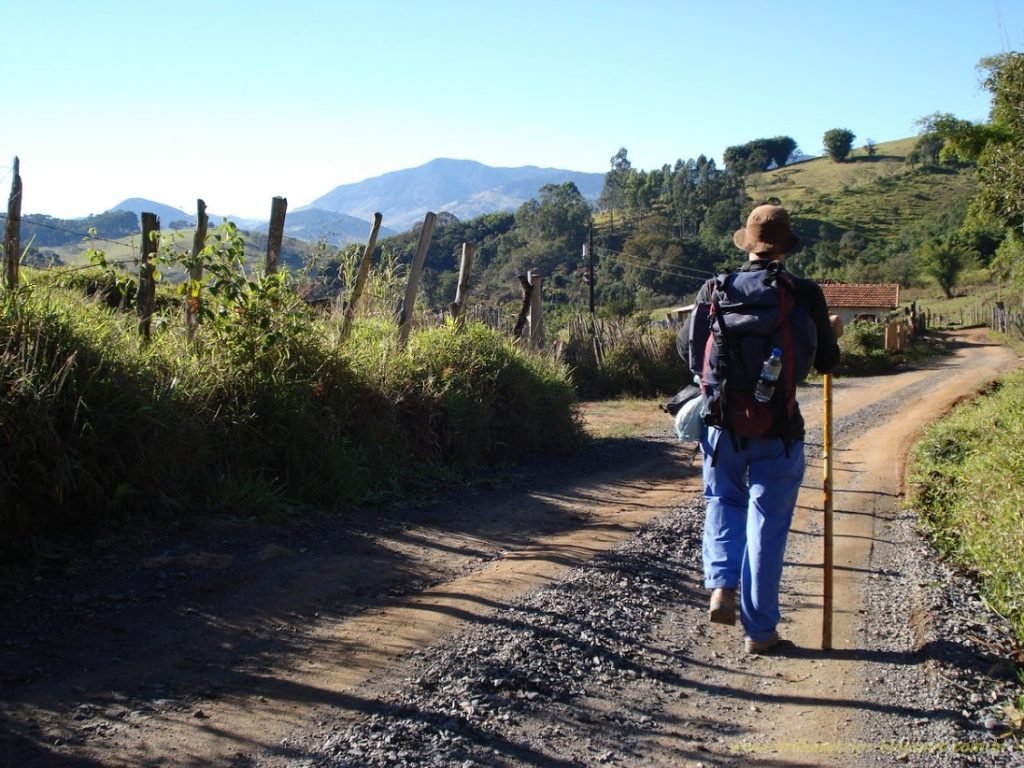 Augusto percorrendo o Caminho da Fé no 10º dia de caminhada no trecho Consolação x Paraisópolis - Foto: Arquivo Pessoal