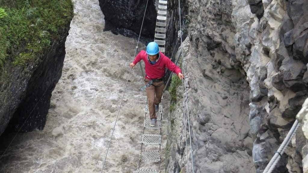 A "Puente Tibetano" no Parque Aventura San Martin - Foto: http://www.lunaruntun.com/