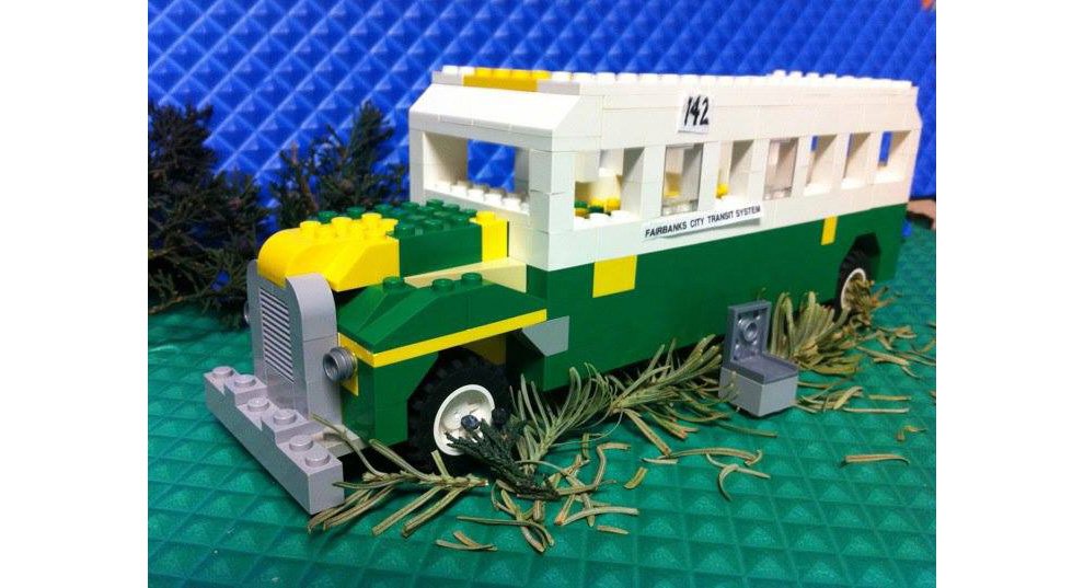 Ônibus feito em Lego | Foto: (autor desconhecido)