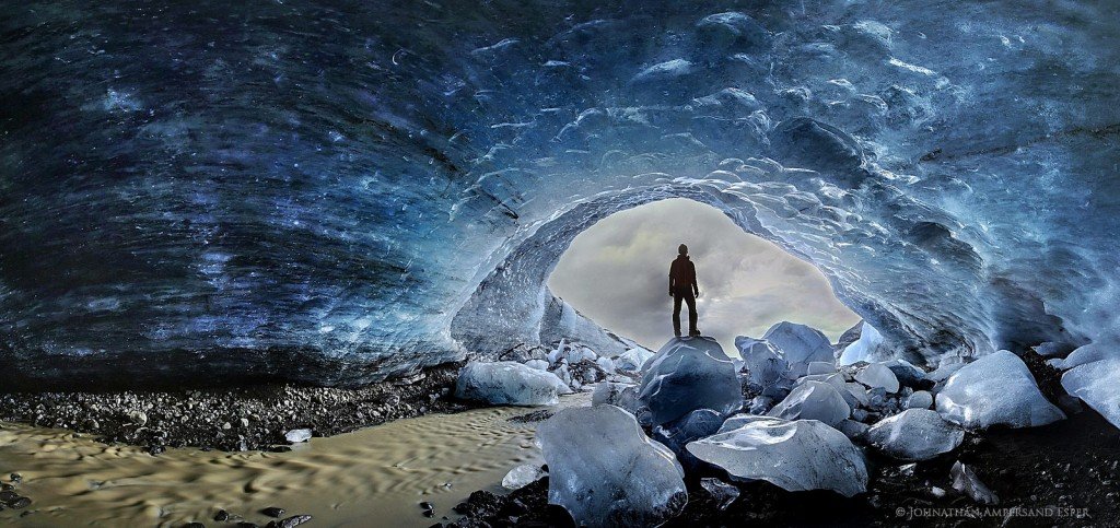 Caverna de gelo em Vatnajökull – Foto: Johnathan Esper