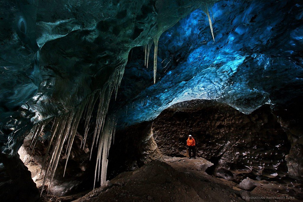 Caverna de gelo em Vatnajökull - Foto: Johnathan Esper