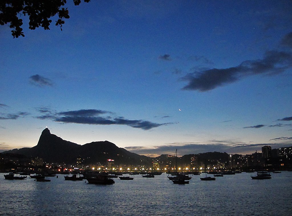 Anoitecendo um pouquinho mais a frente do Bar Urca | Foto: Claudia Severo de Almeida/Mochila Brasil