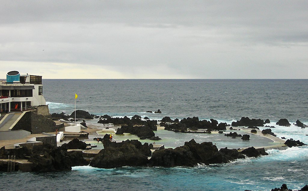 A piscina fica em Porto Moniz, Ilha da Madeira - Portugal | Foto: Christian Wernicke