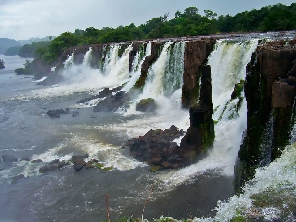 A Cachoeira de Santo Antônio no Amapá - Foto: Setur