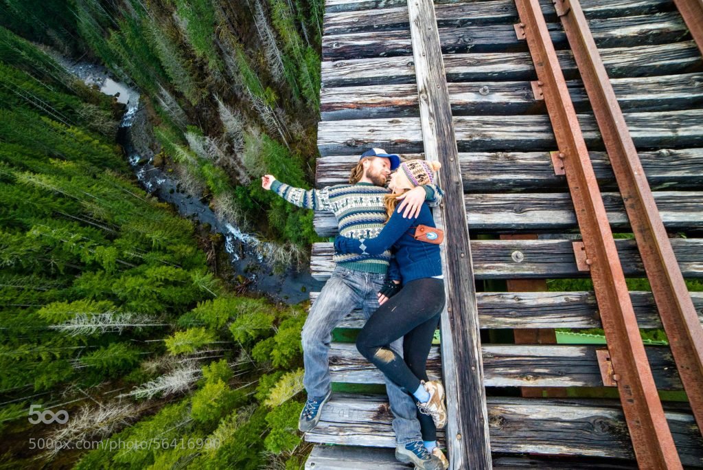 Foto da série "Big Drop Romance" do fotógrafo americano Isaac Gautschi