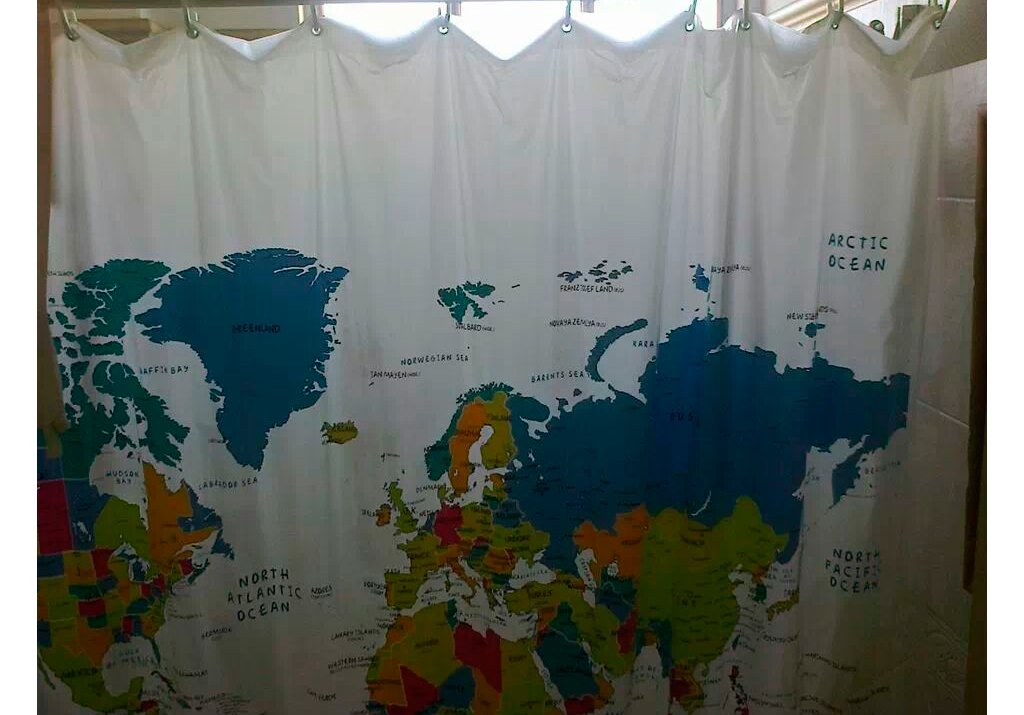 e ou um banheiro com uma cortina assim | Foto: Internet.
