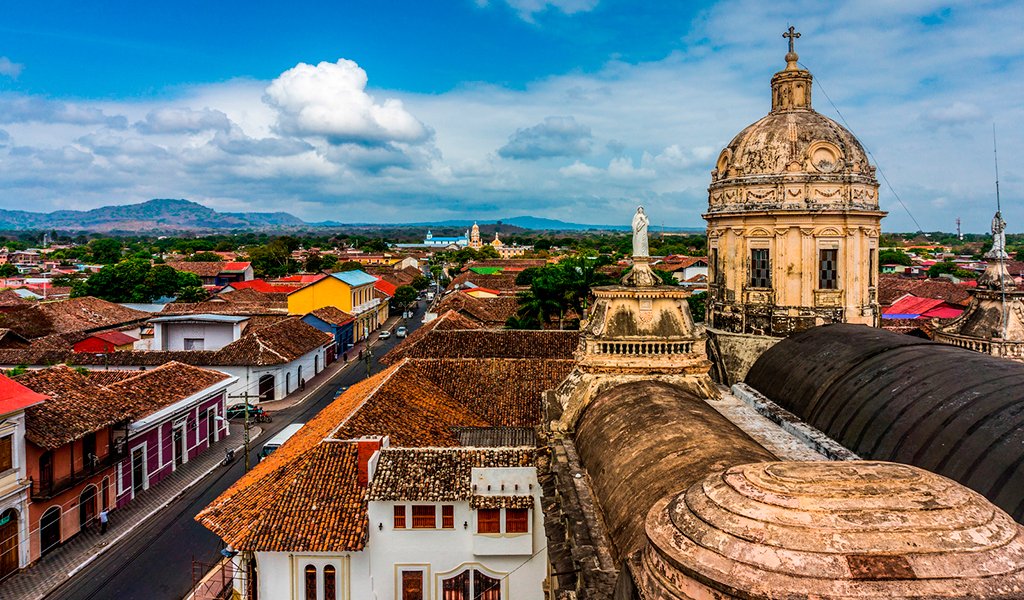 Vista da cidade de Granada, um dos principais destinos do país | Foto: Boris G.