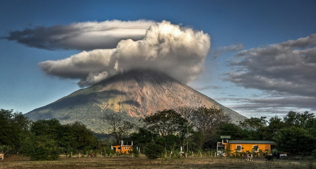 O vulcão Concepción é dos vulcões da ilha de Ometepe, no Lago Cocibolca - Rivas - Nicarágua | Foto: Jono  Hey.