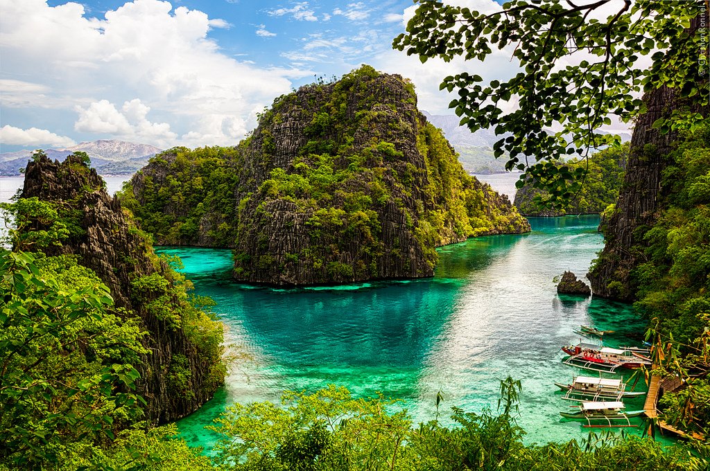 Vista no caminho para o Lago Kayangan - Coron - Palawan | Foto: Christian Ronnel.