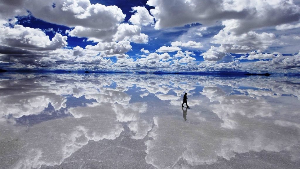 O que fazer na Bolívia: Salar de Uyuni alagado - Foto: Wikimedia Commons