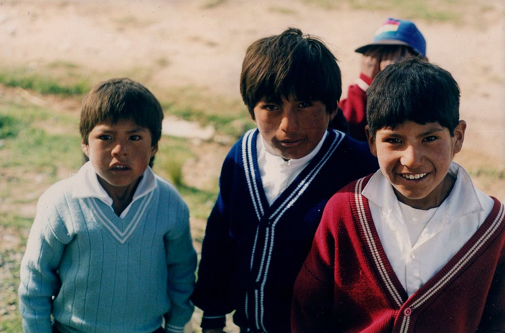 Essa foto (analógica) foi tirada em 2000, em algum ponto da Bolívia, em nossa primeira viagem internacional | Foto: Silnei L Andrade/Mochila Brasil