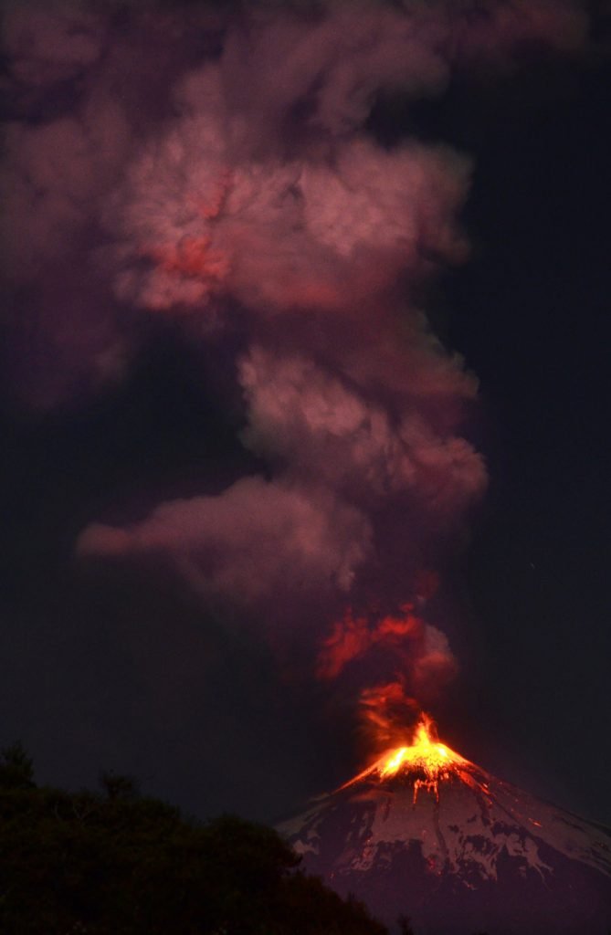 Villarica em Erupção - Foto: EFE