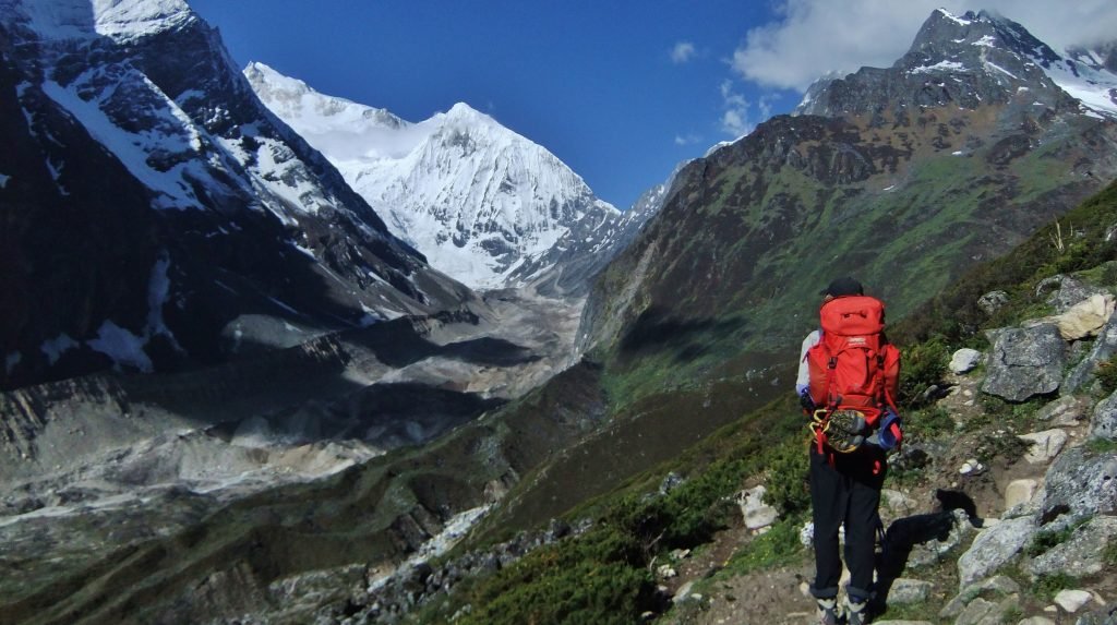 Ao fundo o Monte Annapurna visto da "Great Himalaya Trail" - Foto: Gerda Maria Pauler