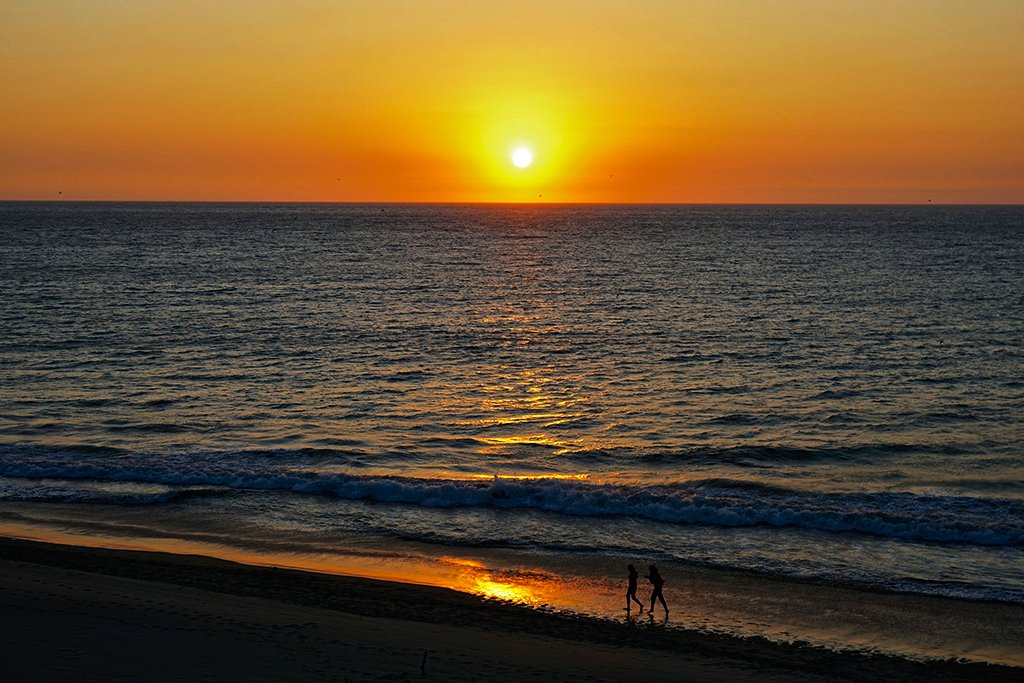 Silêncio, natureza e amizade em praia de Mancora, no Peru | Foto: Armando Lobos.