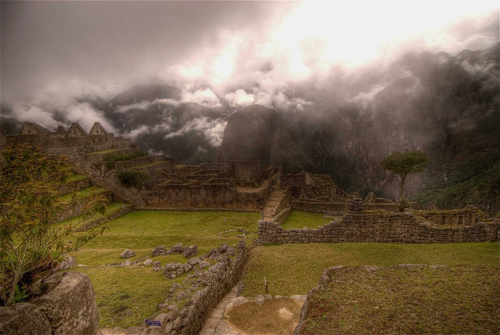 Os amanheceres em Machu Picchu (como em qualquer outro lugar) podem desvendar belos raios de sol, mas você também pode pegar um dia assim | Foto: Ville Miettinen.