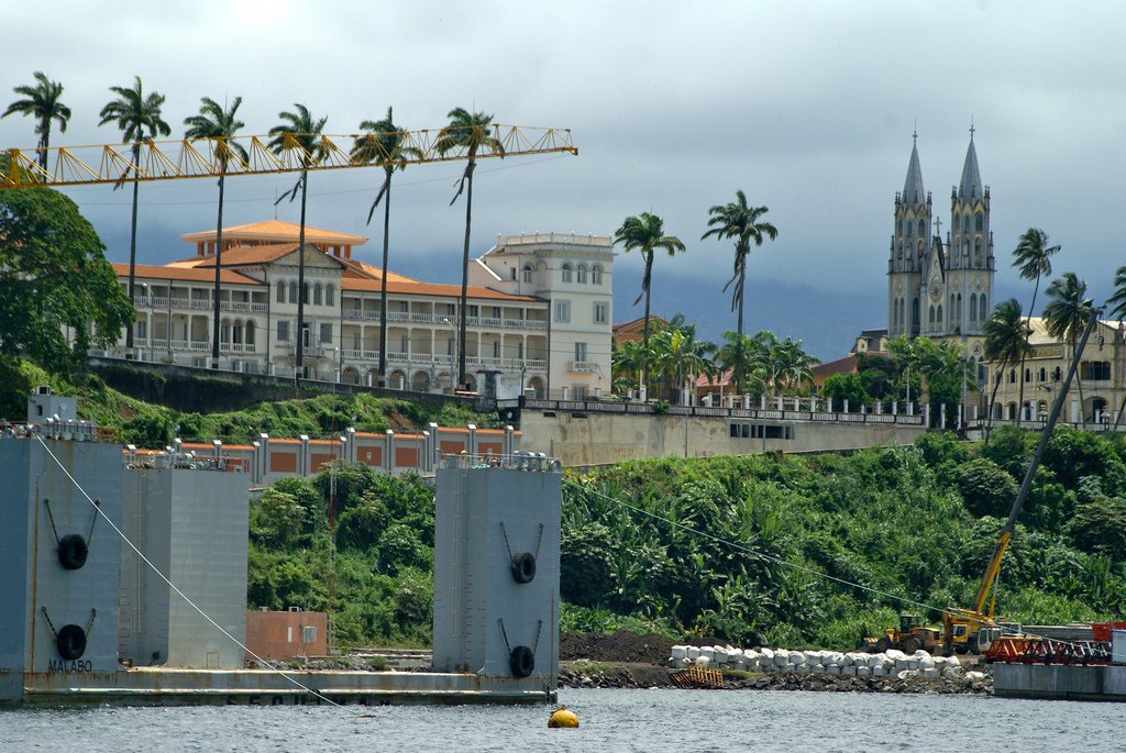 Vista do porto de Malabo, capital da Guiné Equatorial | Foto: Embassy of Equatorial Guinea.