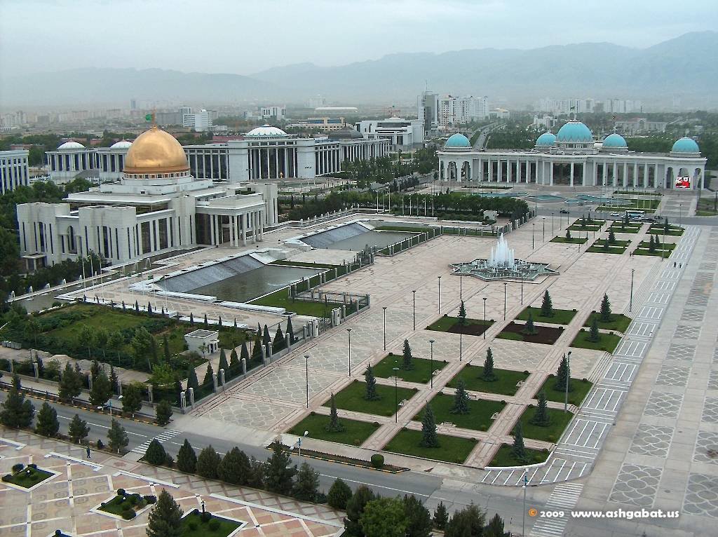 Área do Palácio Presidencial, na cidade de Asgabate | Foto: Ashgabat Turkmenistan.
