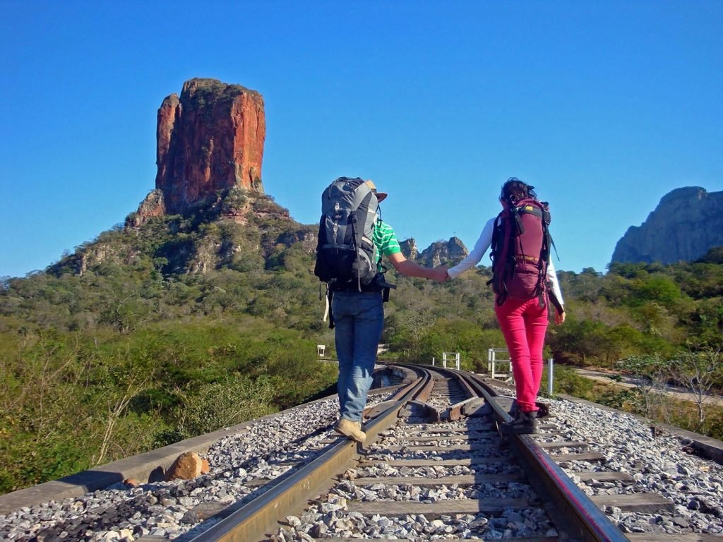 Trilhos do "Trem da Morte" próximo ao Cerro Chochis - Foto: 