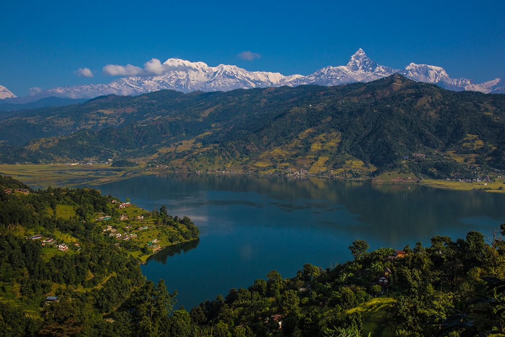 Vista do Lago Phewa, em Pokhara, cidade a cerca de 200Km da capital do Nepal, Katmandu | Foto: Jean-Marie Hullot.
