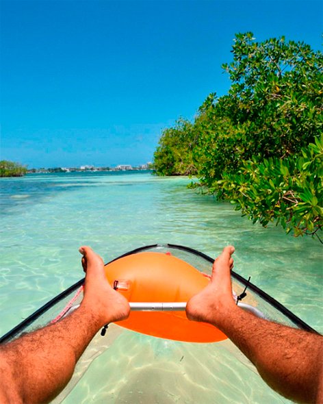 Viajante nas incríveis águas de San Andrés - Colômbia | Foto: Reprodução Instagram.