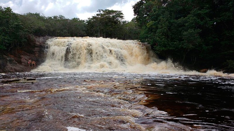 Uma das inúmeras cachoeiras de Presidente Figueiredo | Foto: Divulgação.