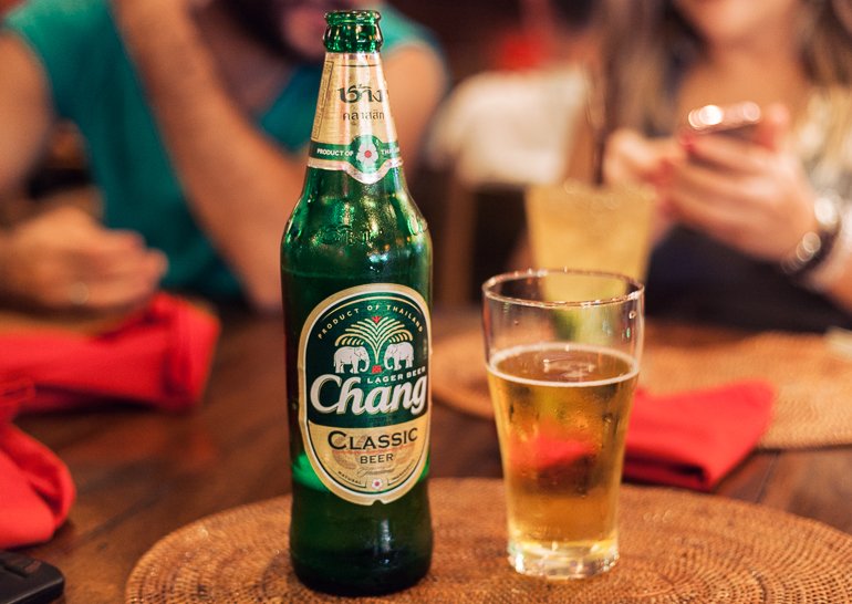 Cerveja Chang por Viajando na Janela
