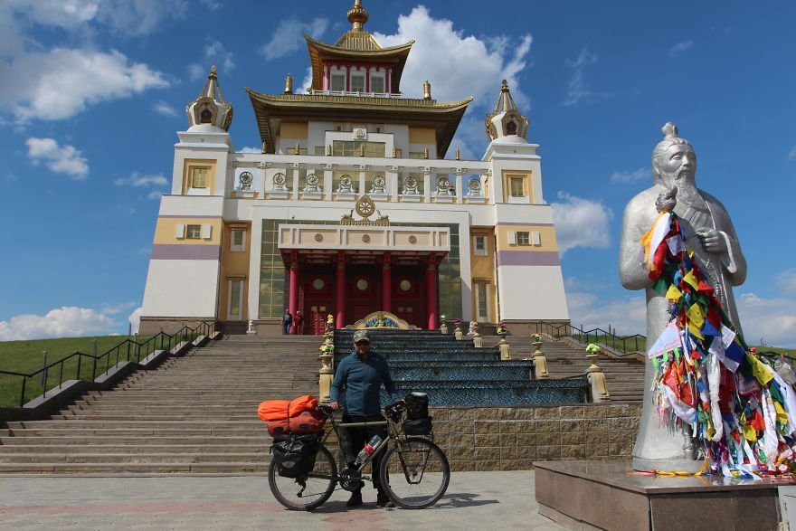 A Swede cycled across 100 countries now he plans to start walking 5988507acc692 880