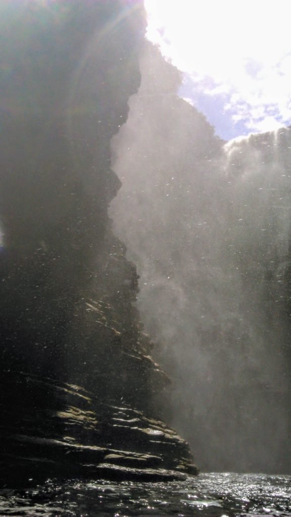Cachoeira do Buracão - Foto: amoviajarbarato.com