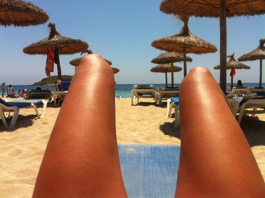 o HOT DOG LEGS facebook