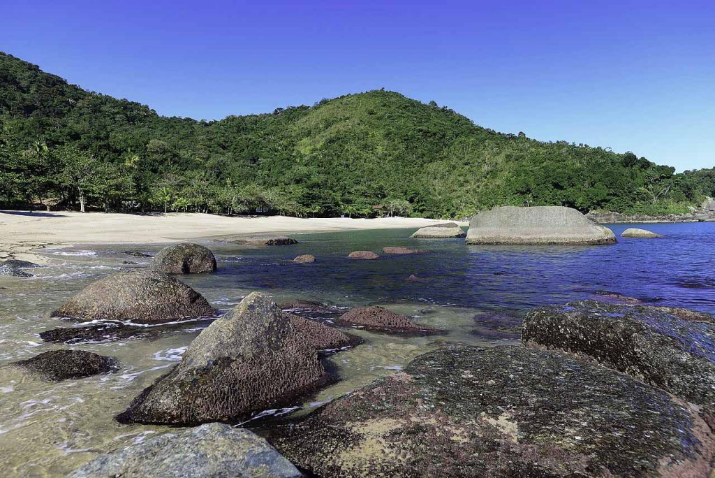 Praias do Litoral Norte de SP: Praia de Indaiaúba em Ilhabela