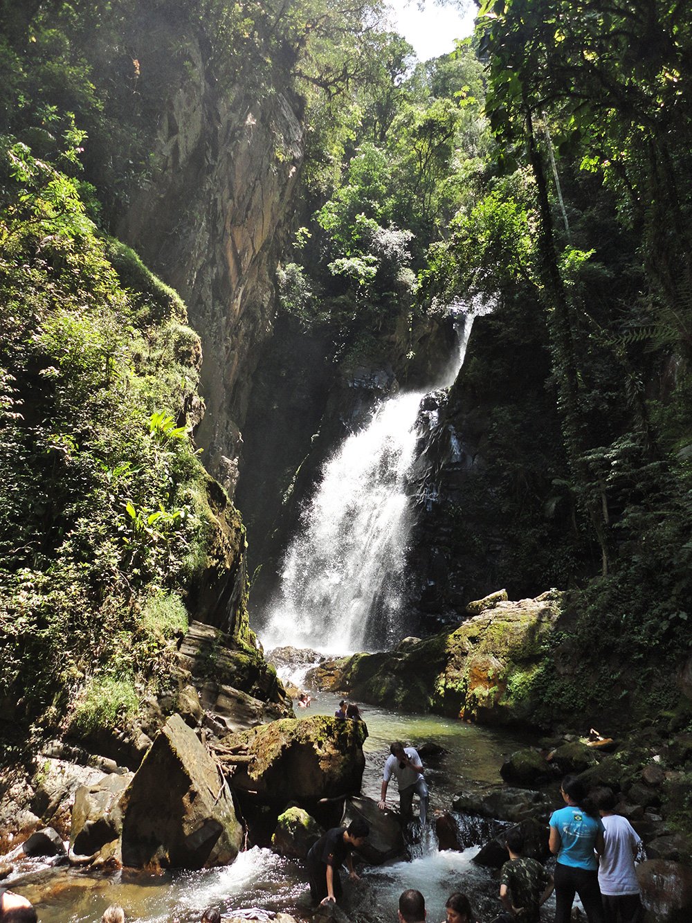 A cachoeira do Beija Flor ou do Betarizinho tem 45 metros | Foto: xxcharles.
