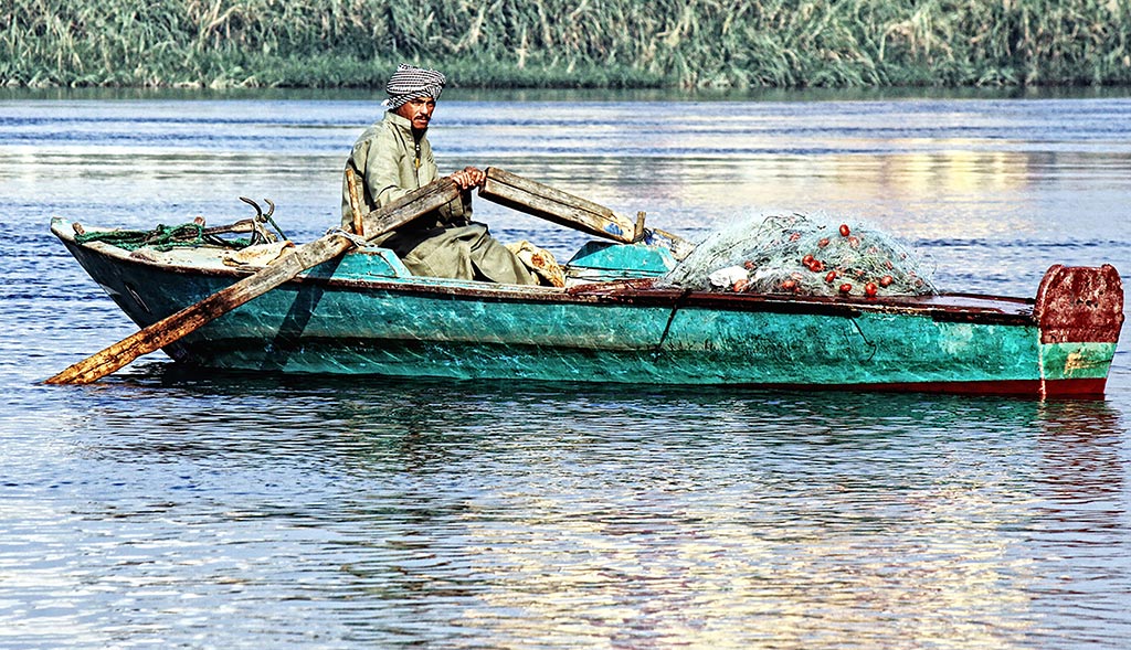 Pescador no Nilo | Foto: Islam Hassan/Unsplash