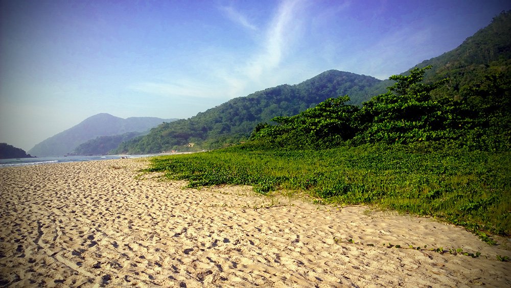 Na imagem, o sol doura a areia branquinha da Prainha | Foto: Rafael Ramos/Flickr-CC.