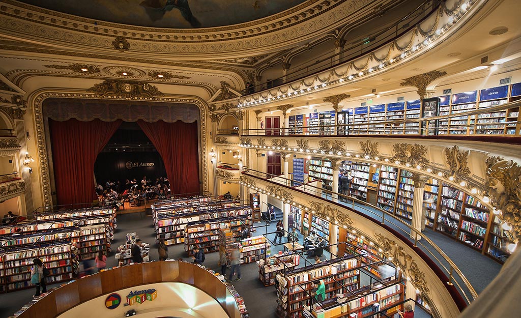 Uma vista à maior livraria da América do Sul é uma das opções do que fazer em Buenos Aires
