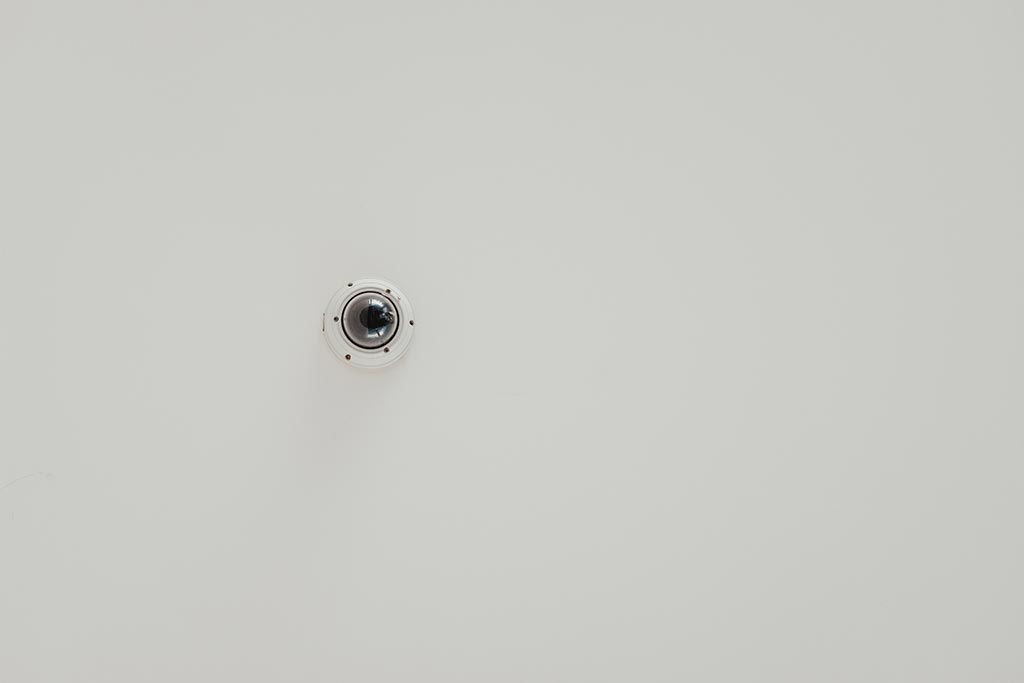 bernard hermant cameraescondidaairbnb