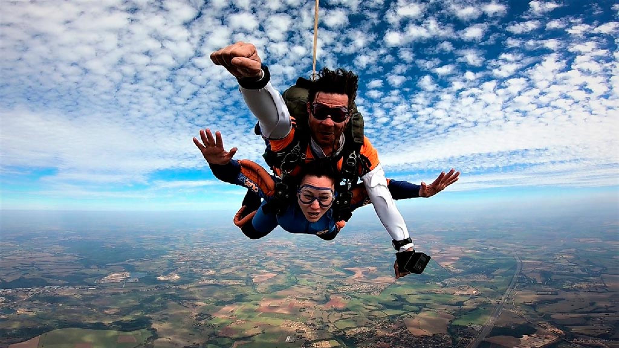 Saltar de paraquedas é mais que aventura, é estilo de vida Saltar de paraquedas é mais que aventura, é estilo de vida