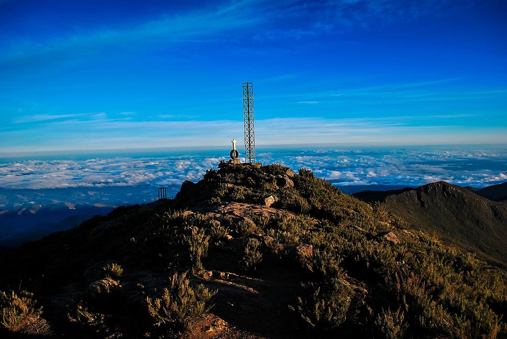 Alvorada no Pico da Bandeira.