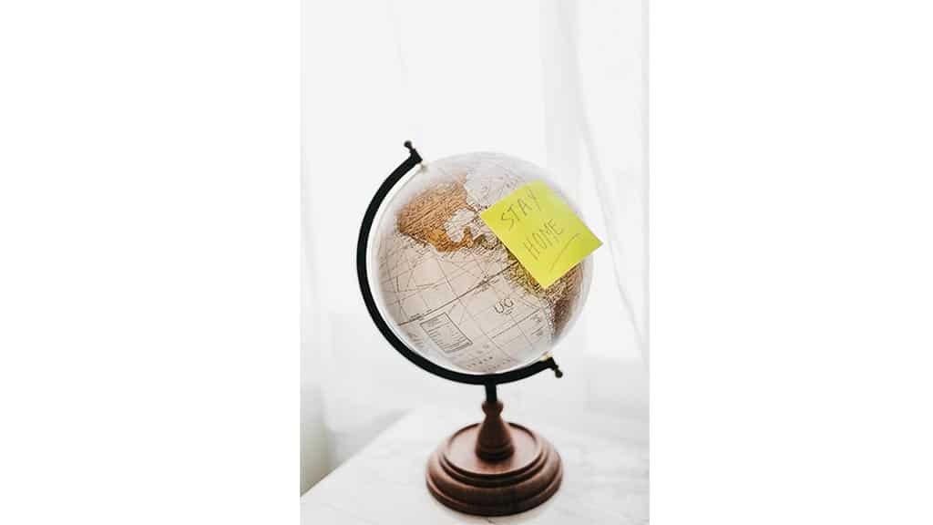 HOMEstayhome bruno cervera unsplash