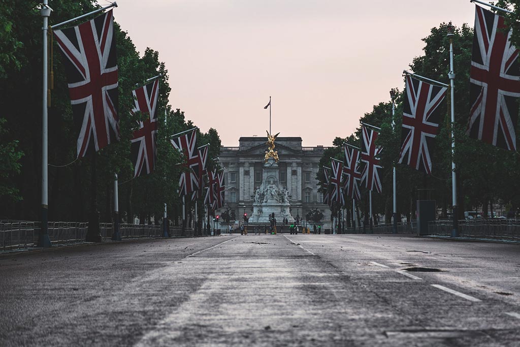 stjamesparkstation london matt antonioli unsplash